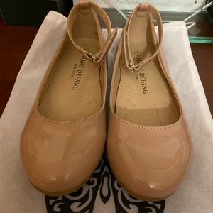 Marc defang girls size 1.  New.